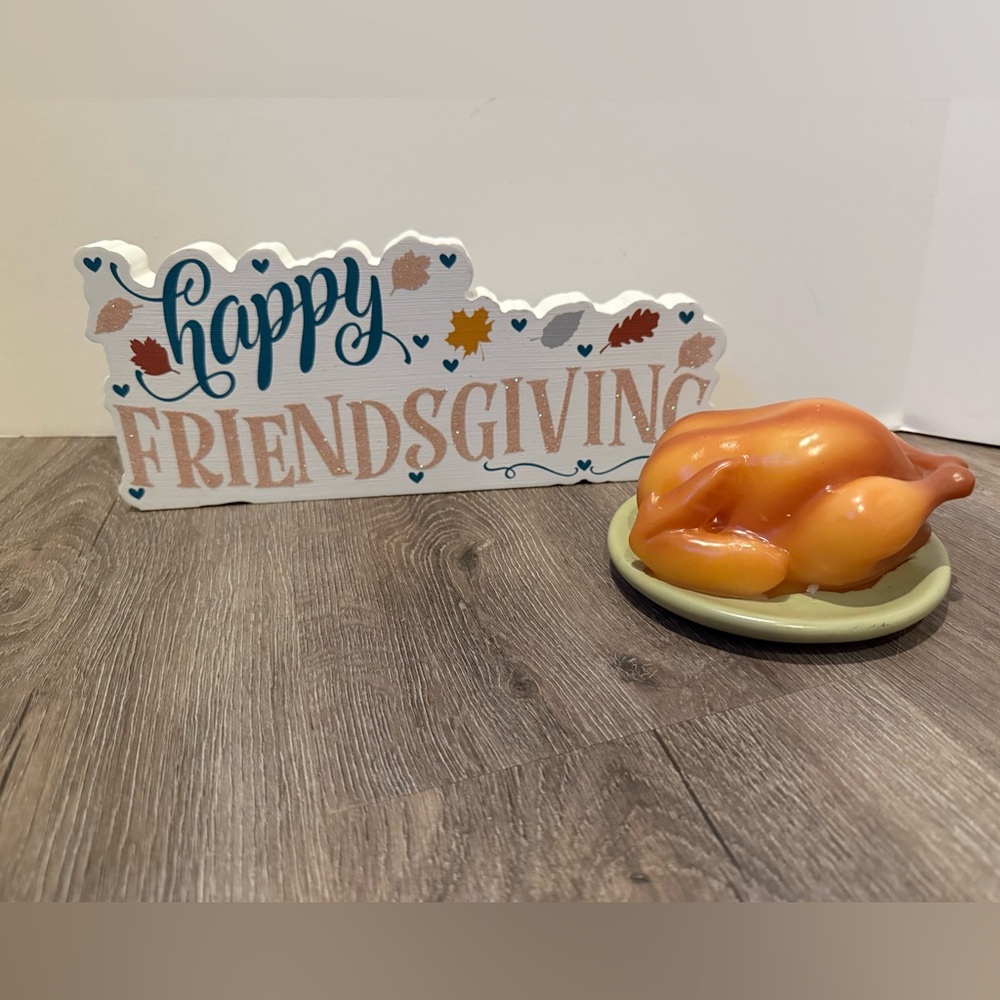 🍁 Adorable FRIENDSGIVING Wooden Sign and LED Turkey Candle Decor- NWT